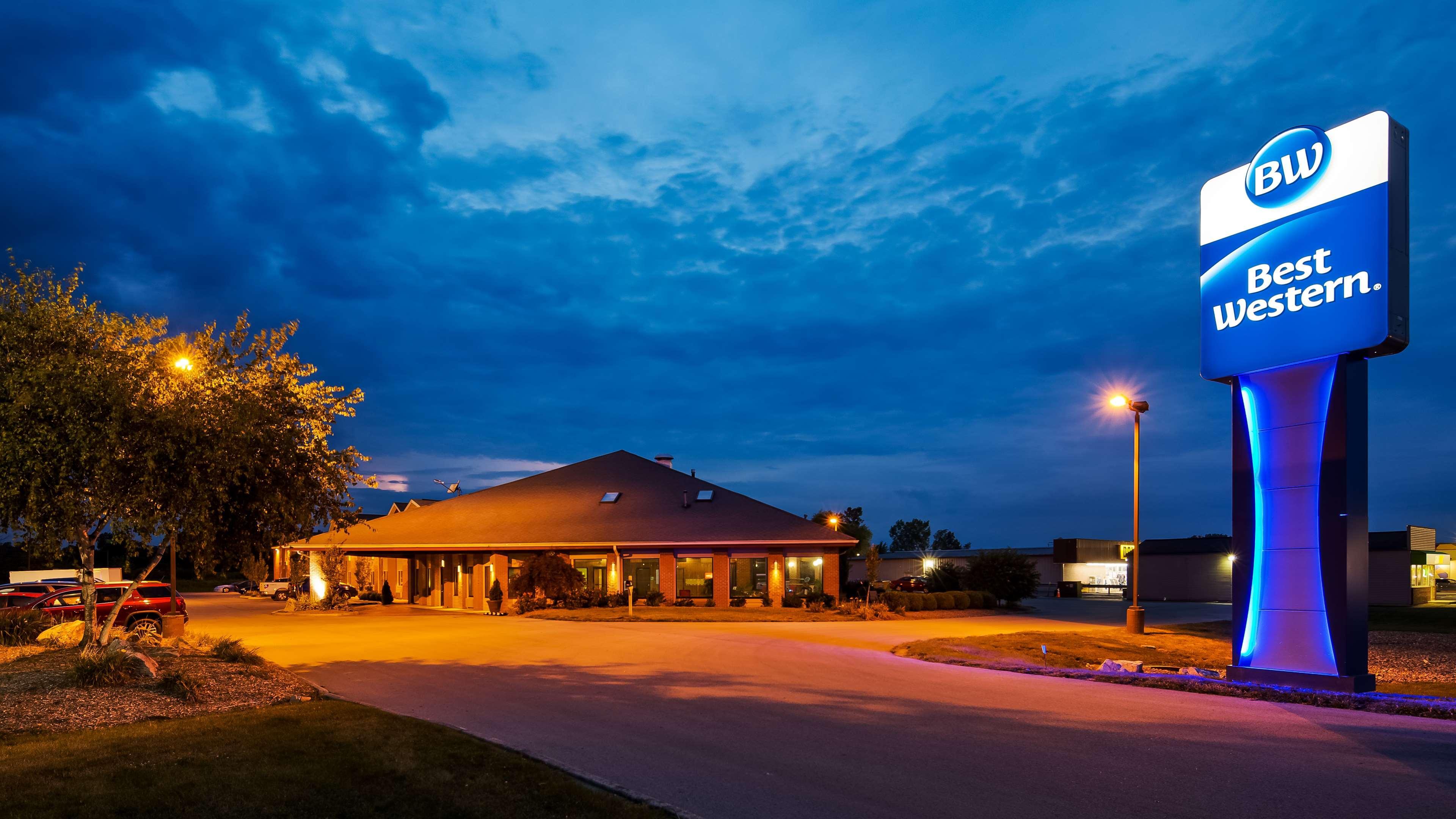Best Western Norwalk Bagian luar foto