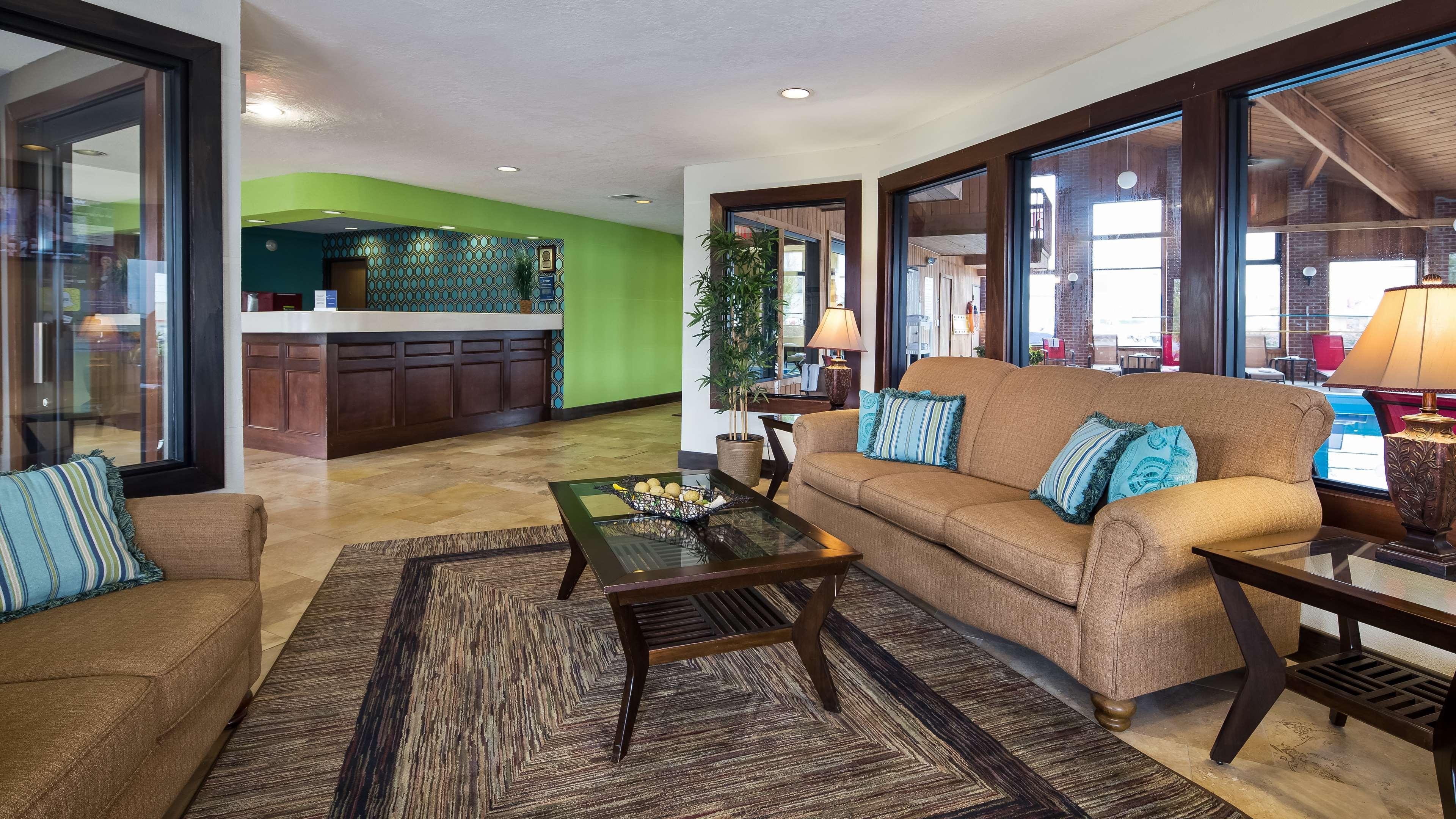 Best Western Norwalk Bagian luar foto