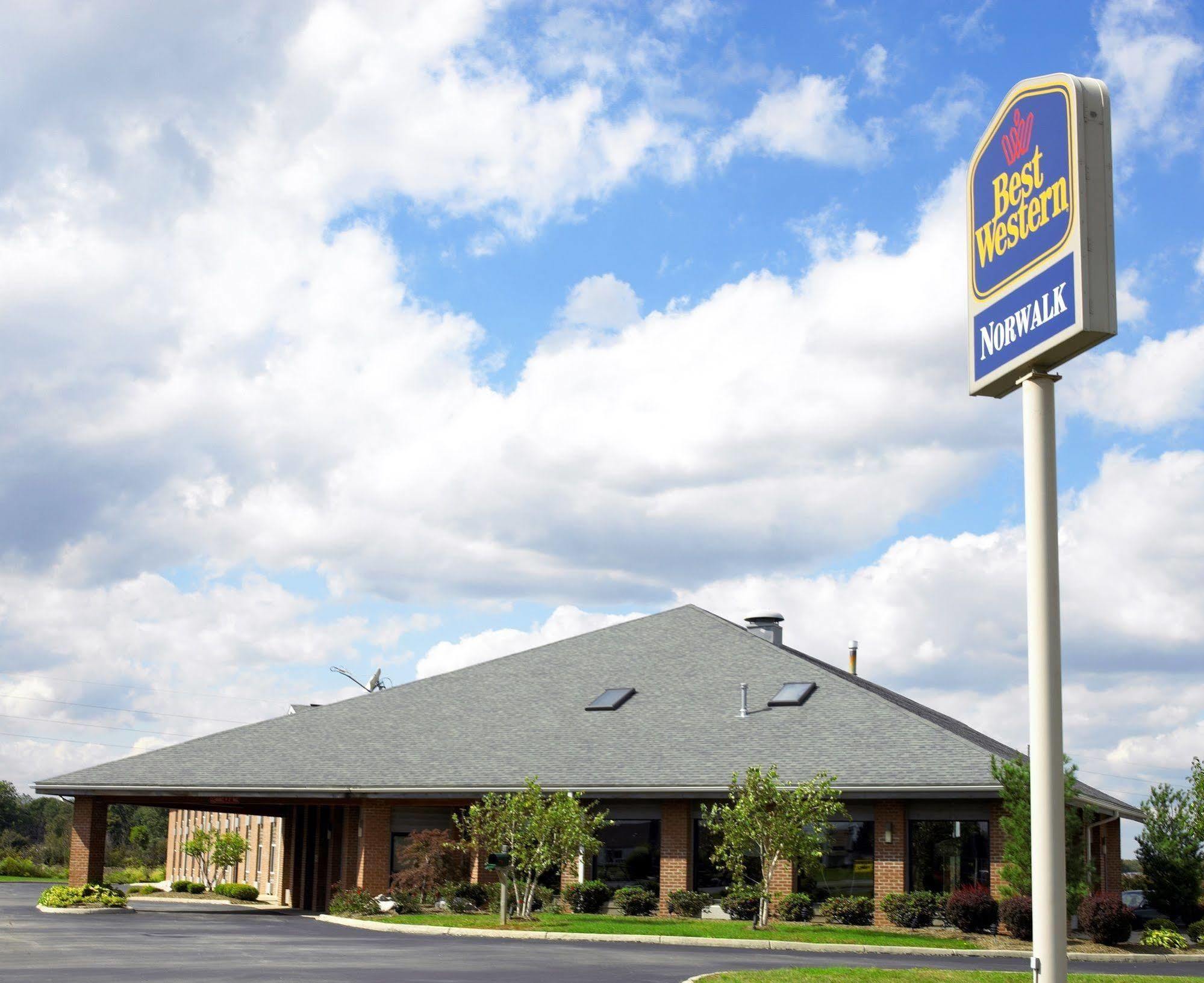 Best Western Norwalk Bagian luar foto