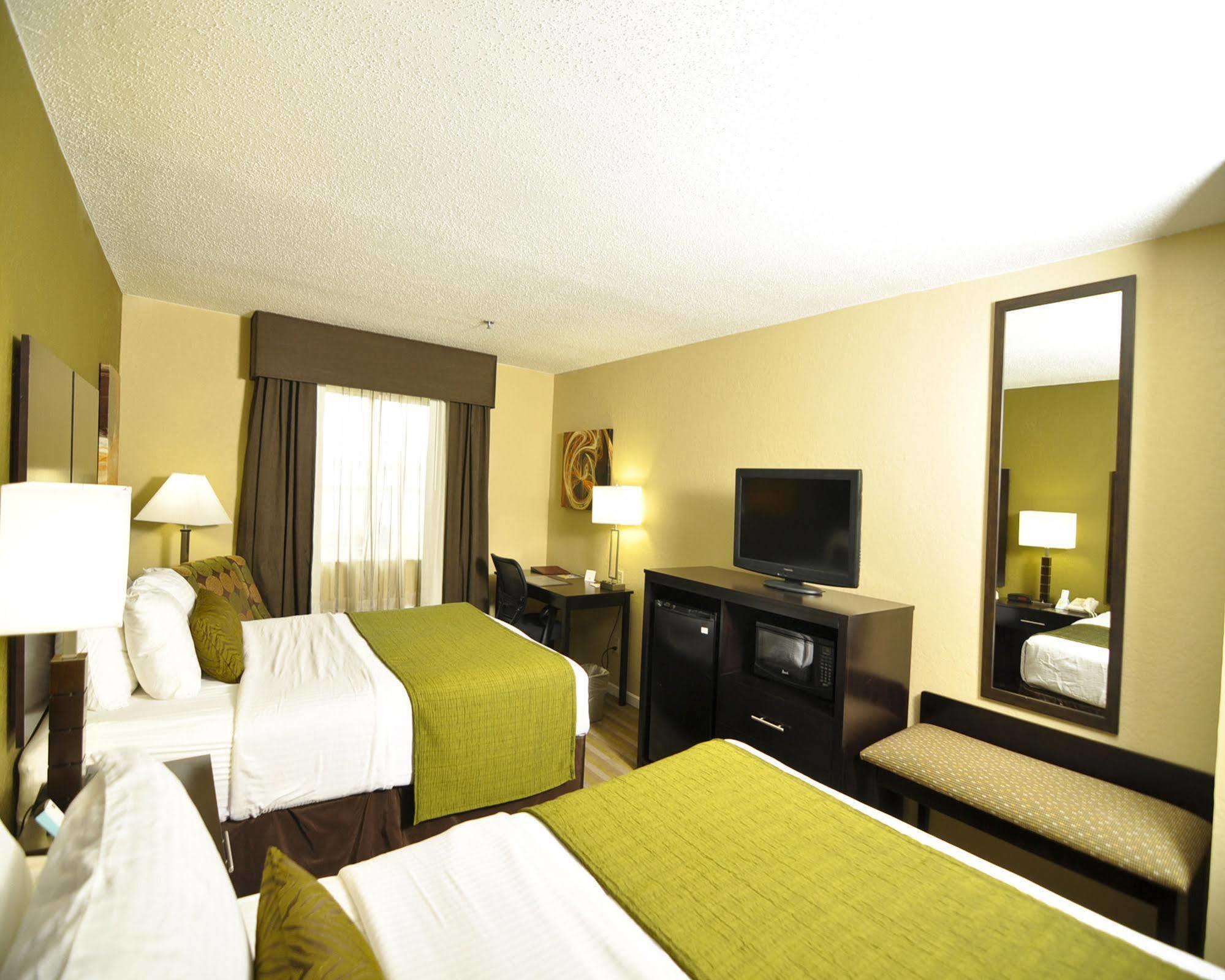 Best Western Norwalk Bagian luar foto