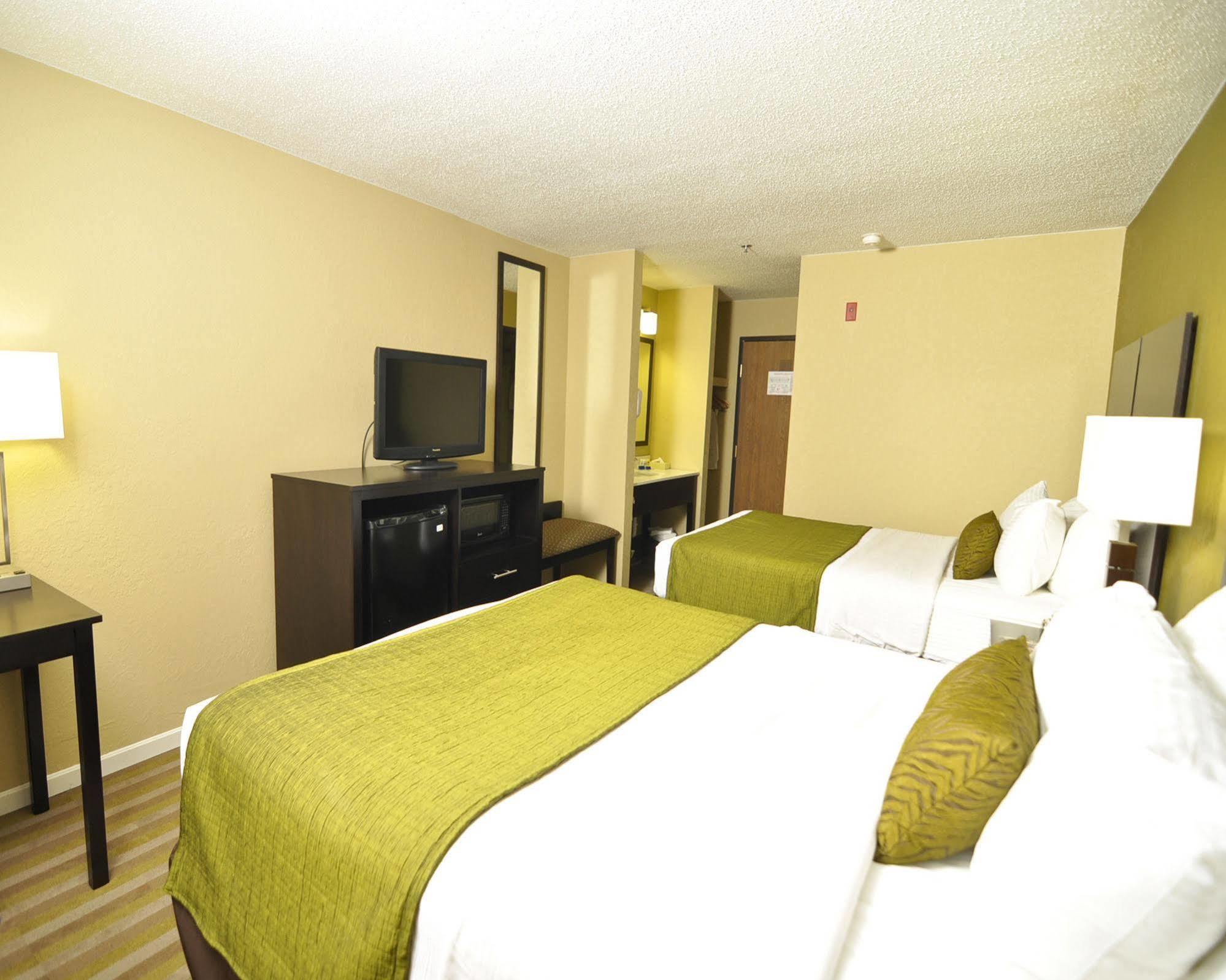 Best Western Norwalk Bagian luar foto