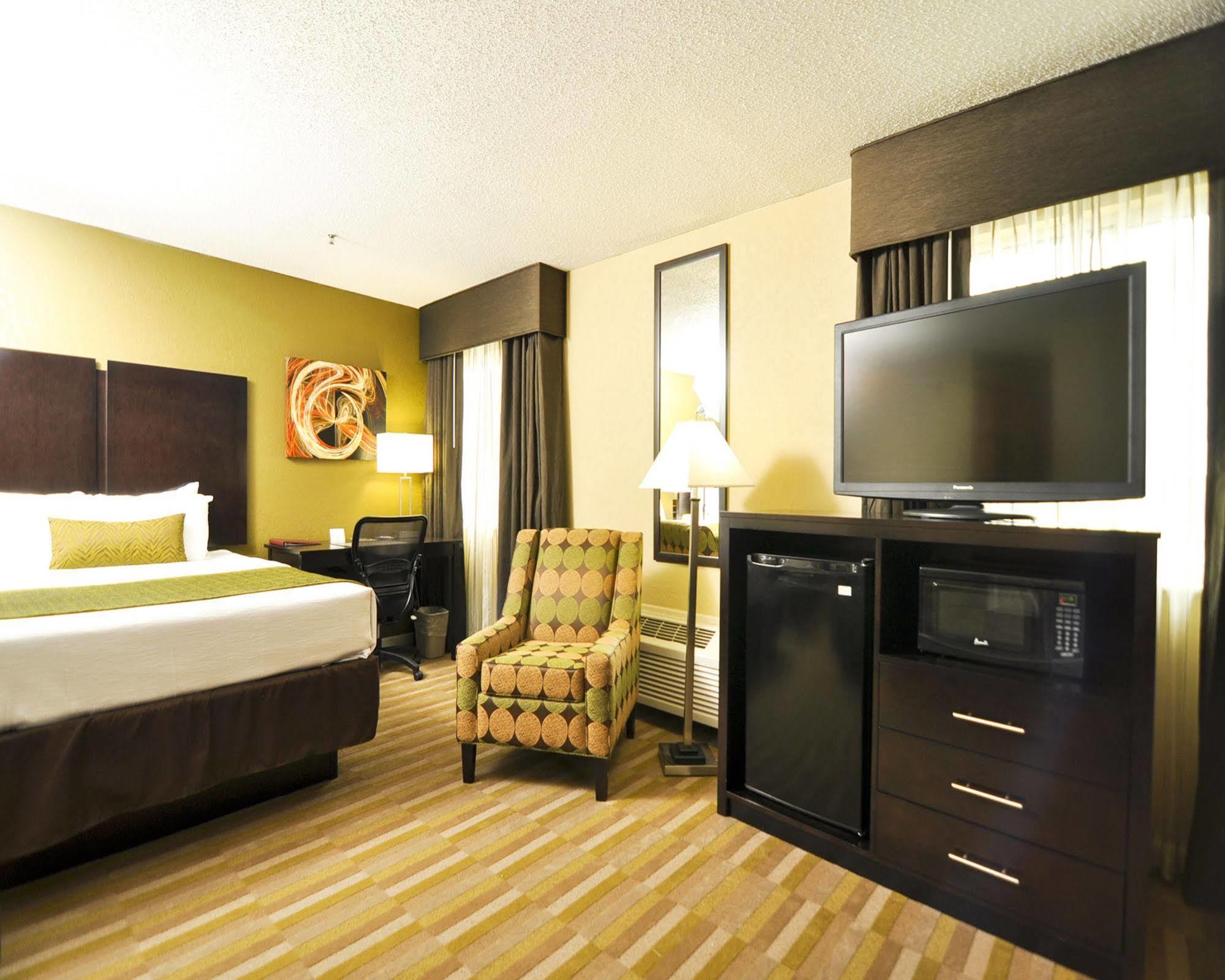 Best Western Norwalk Bagian luar foto